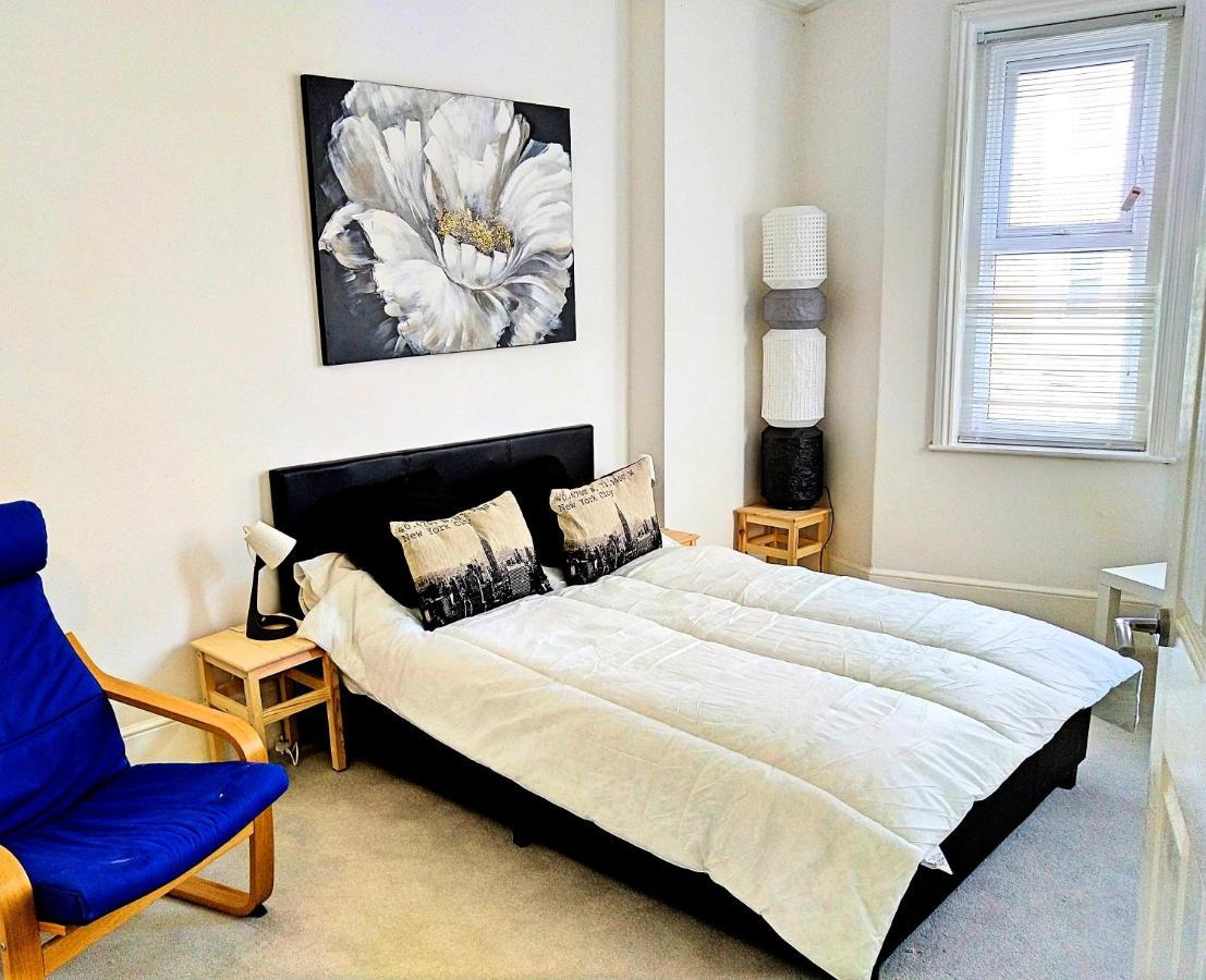 Entire Floor 2 Bedrooms On Westcliff Bournemouth Bagian luar foto