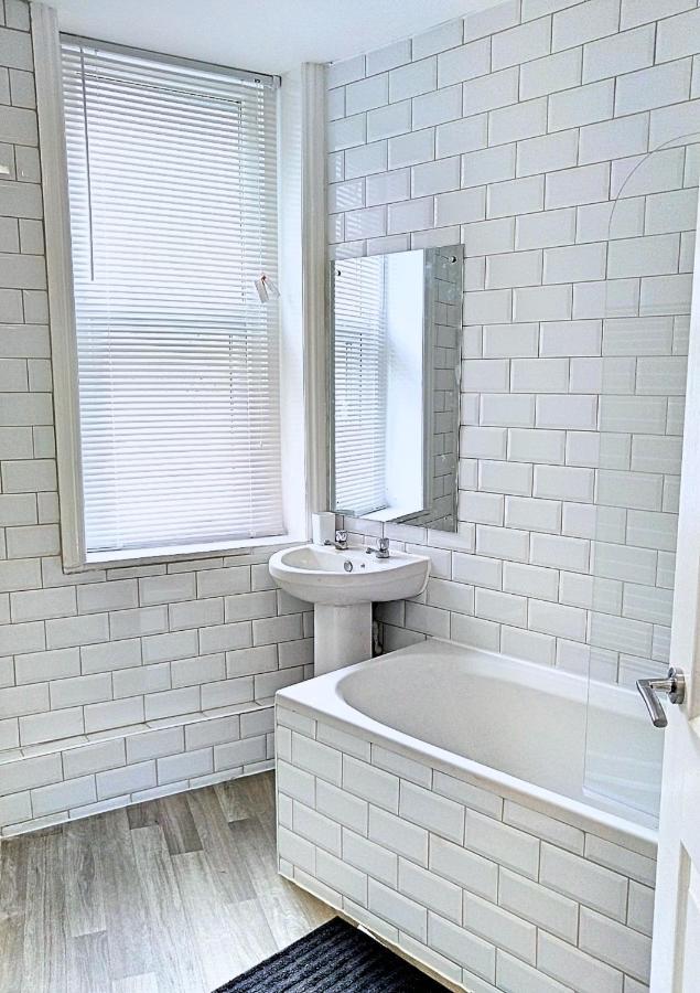 Entire Floor 2 Bedrooms On Westcliff Bournemouth Bagian luar foto